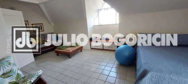 Furnished 324 m² house with 5 bedrooms and 6 bathrooms — photo 13