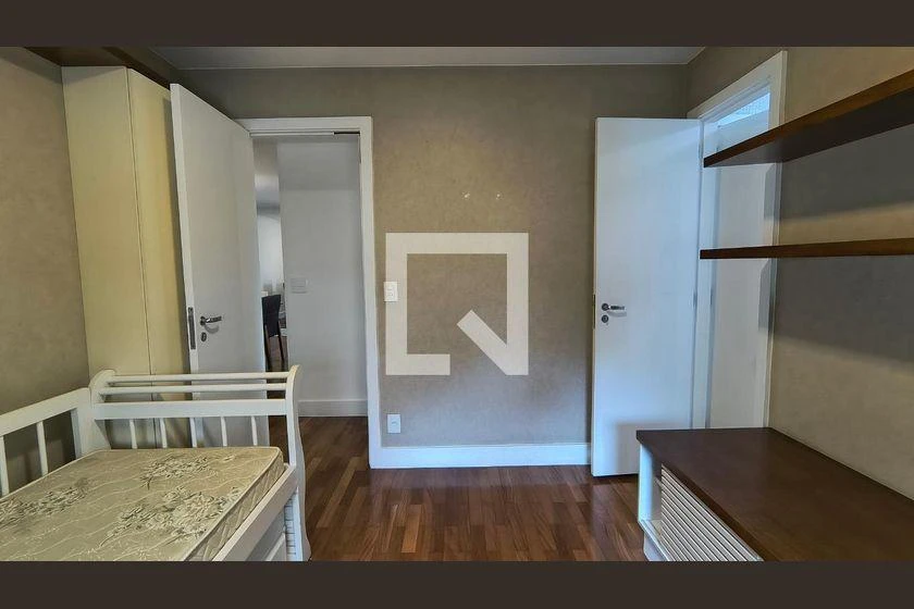 Apartamento, 122 m², com piso de madeira ou laminado — photo 3
