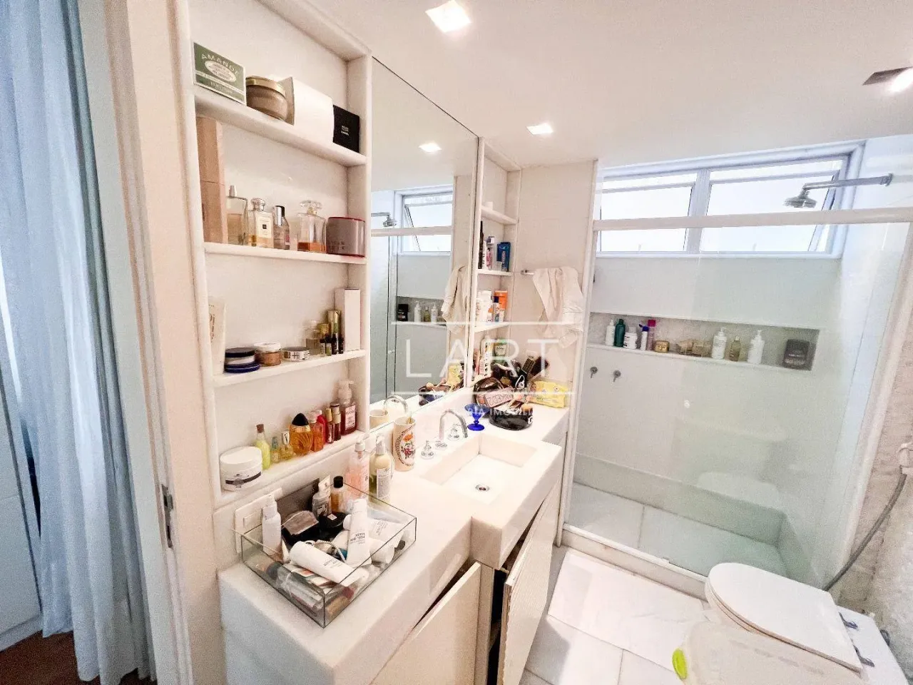 3-bedroom apartment with balcony and open-plan kitchen — photo 3