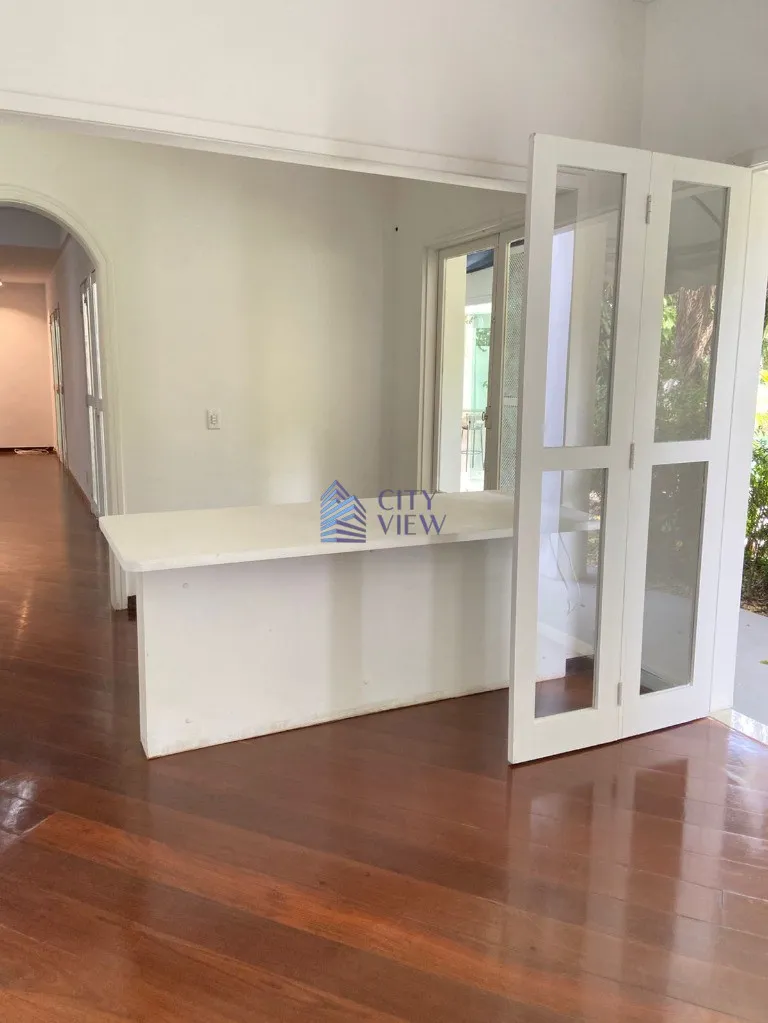 Unfurnished 4-bedroom house with 1000 m² — photo 34