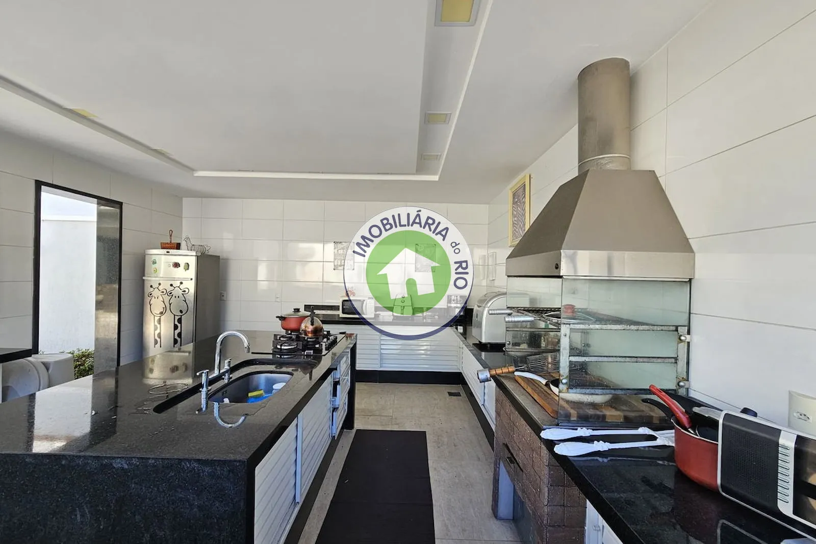 Casa com 5 quartos e 5 banheiros, cozinha fechada — photo 6