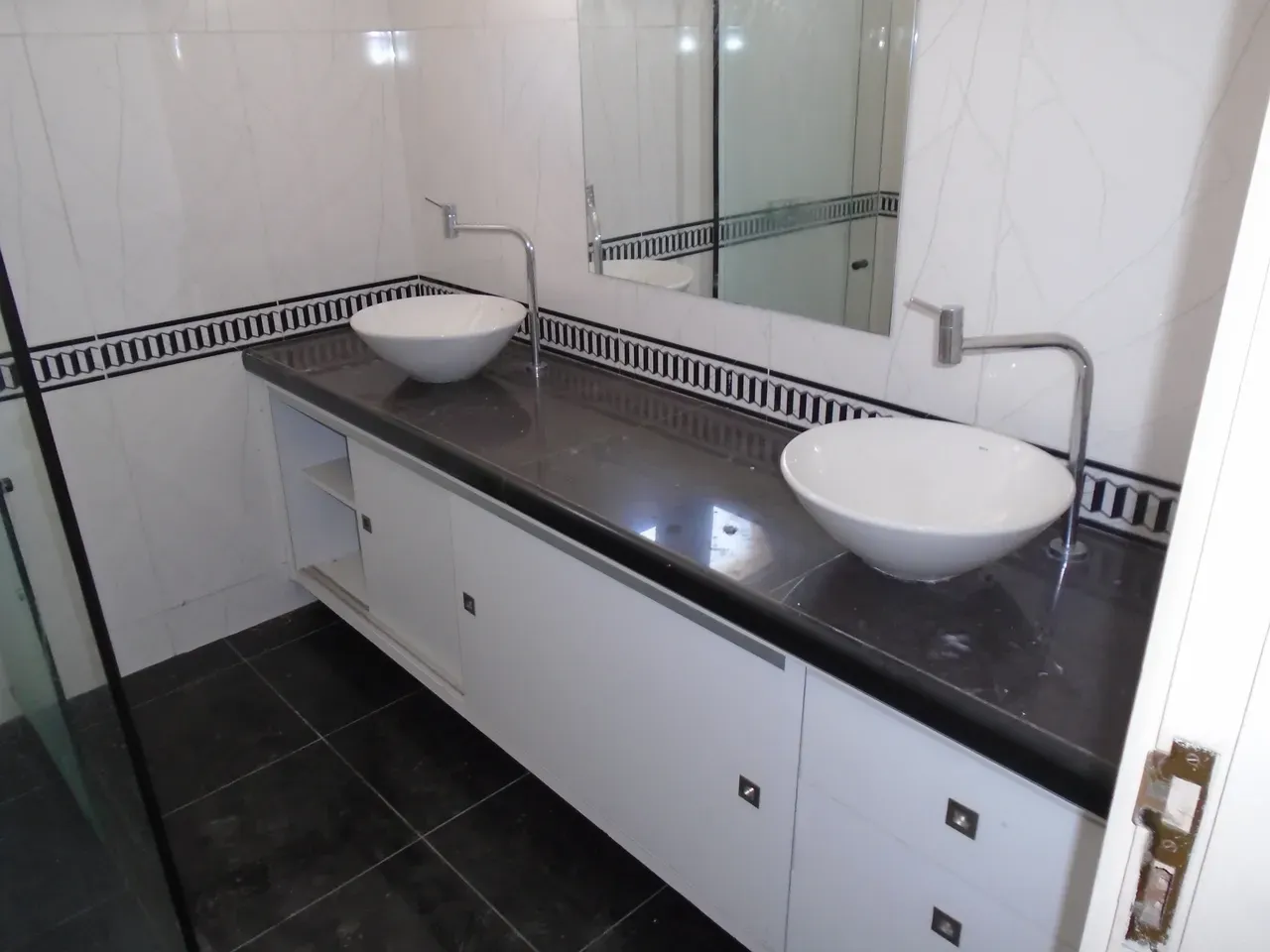 Apartamento, 302 m², com janelas do piso ao teto — photo 6