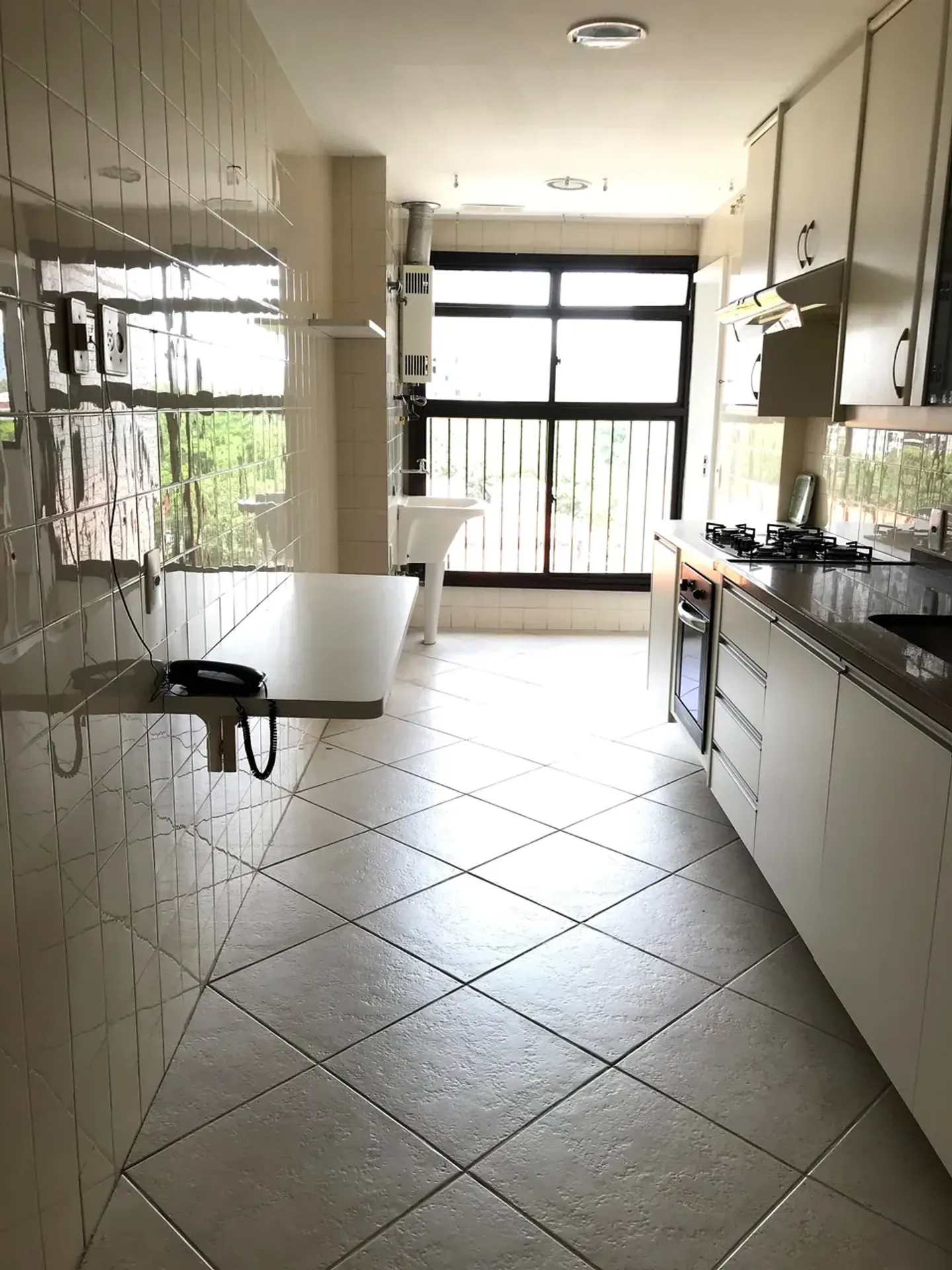 2-bedroom apartment with balcony and 3 bathrooms — photo 28