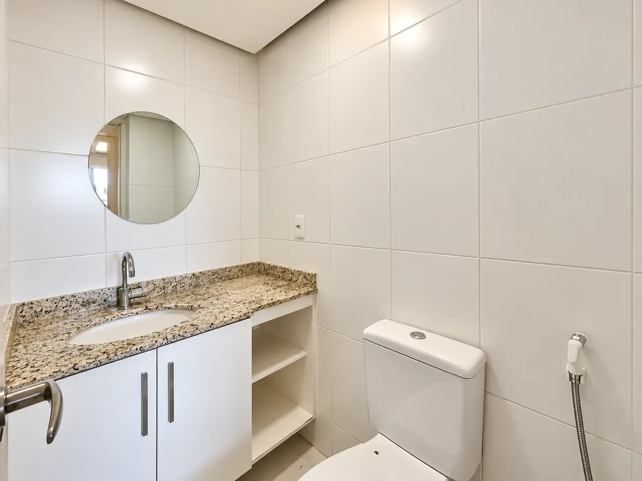 Furnished apartment, 150 m², with a grill on the balcony — photo 17