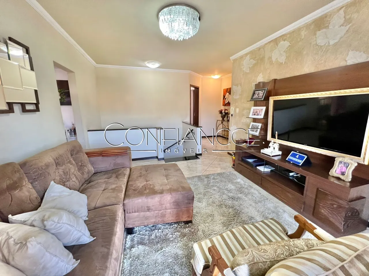 Furnished 2-bedroom house with gas open-plan kitchen