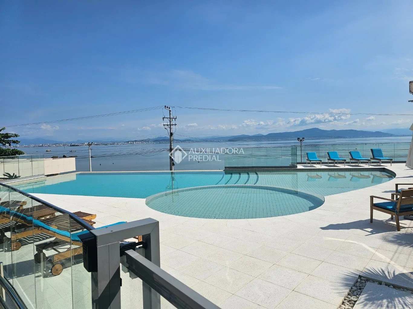 304 m² apartment with 3 en-suite bedrooms