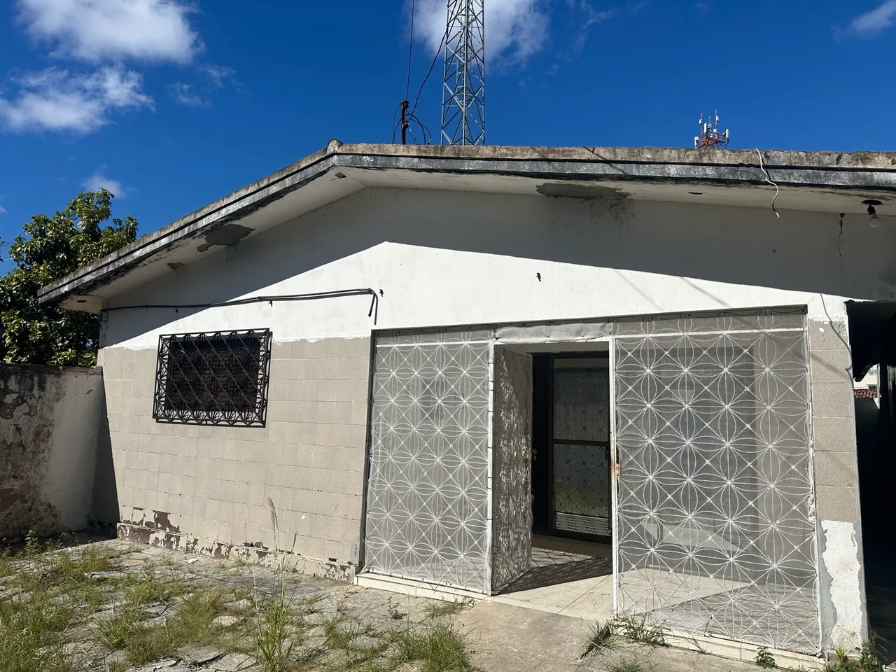 2-bedroom house, 300 m²