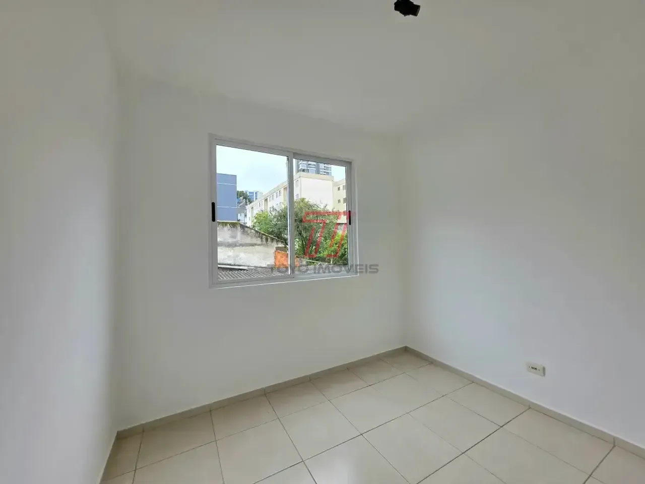 Apartamento de 3 dormitorios con 1 plaza en 1er piso — photo 14