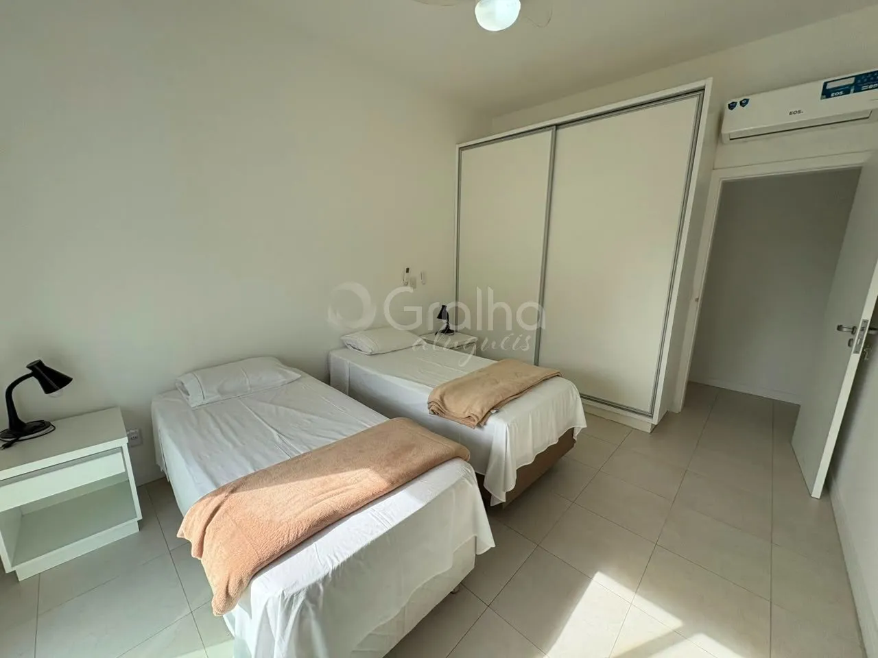 Furnished 129 m² apartment with 2 bedrooms and balcony — photo 16