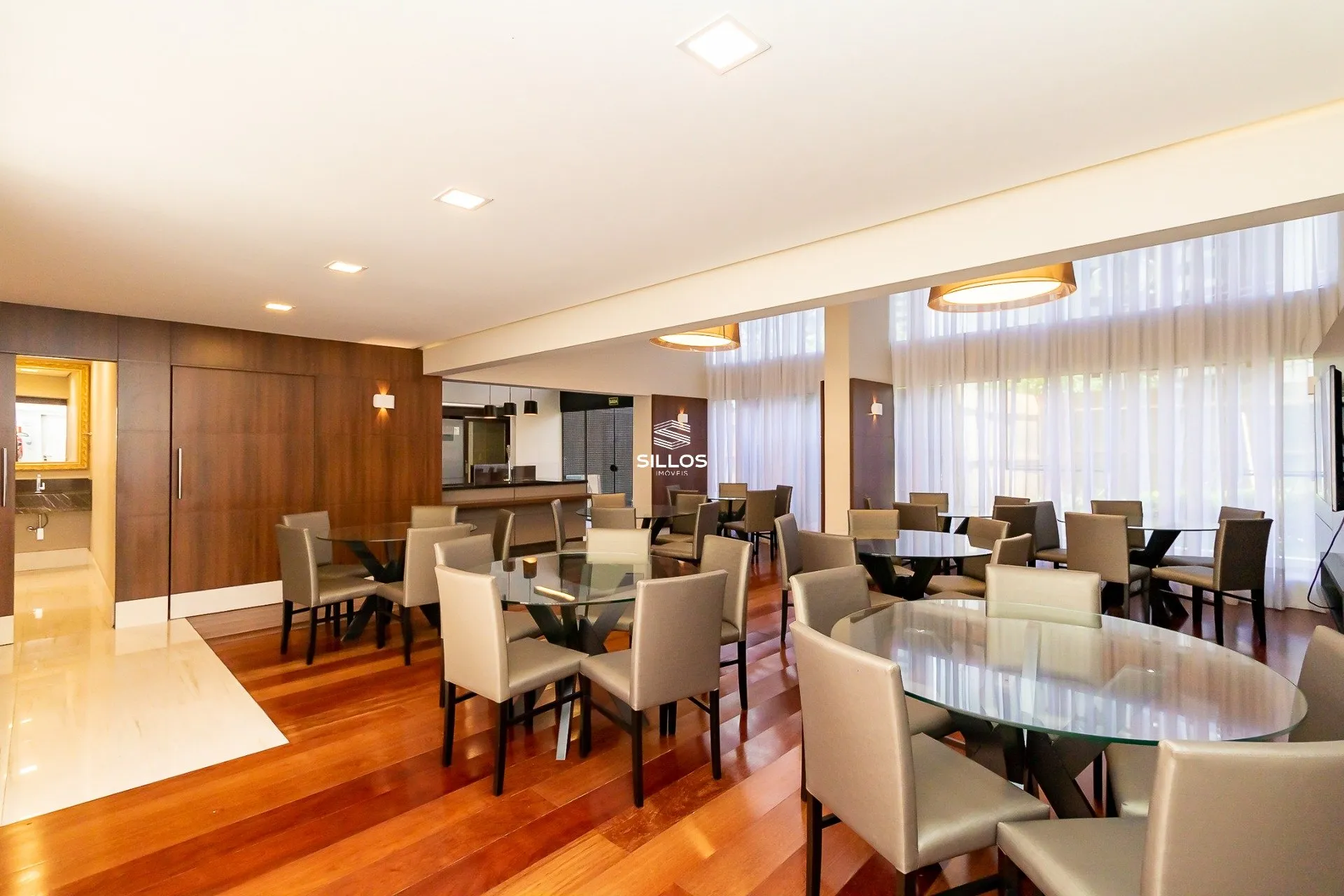 Apartamento de 241 m² con 4 dormitorios y cocina abierta — photo 36