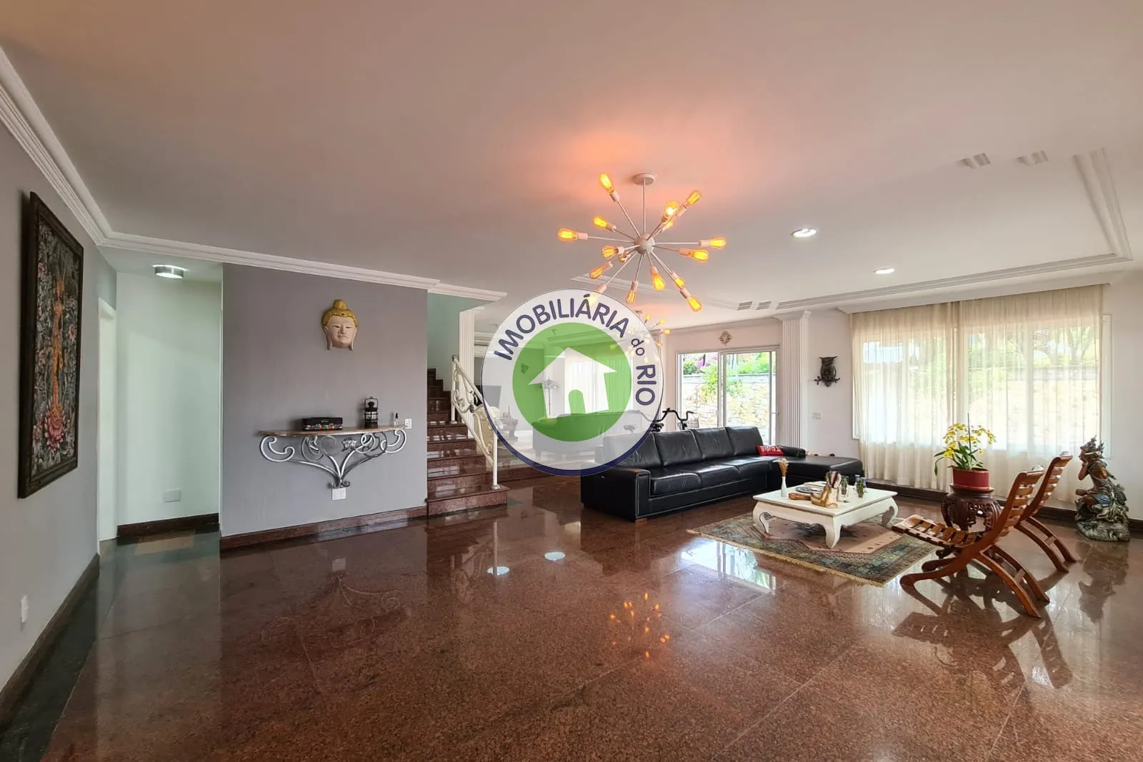 House with 5 bedrooms and 5 bathrooms plus 4 parking spaces — photo 36