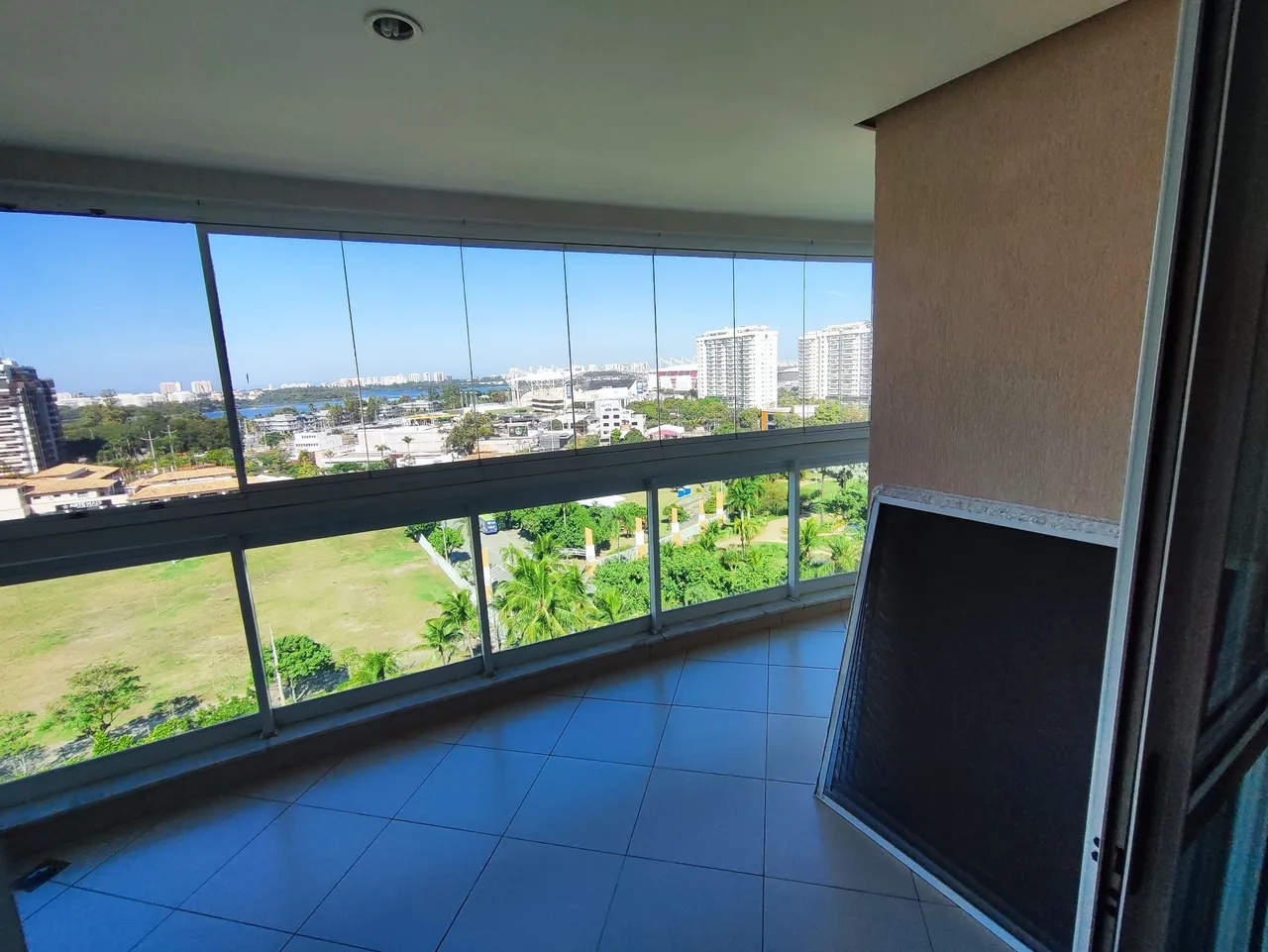 Furnished apartment with 3 bedrooms and 3 bathrooms — photo 15
