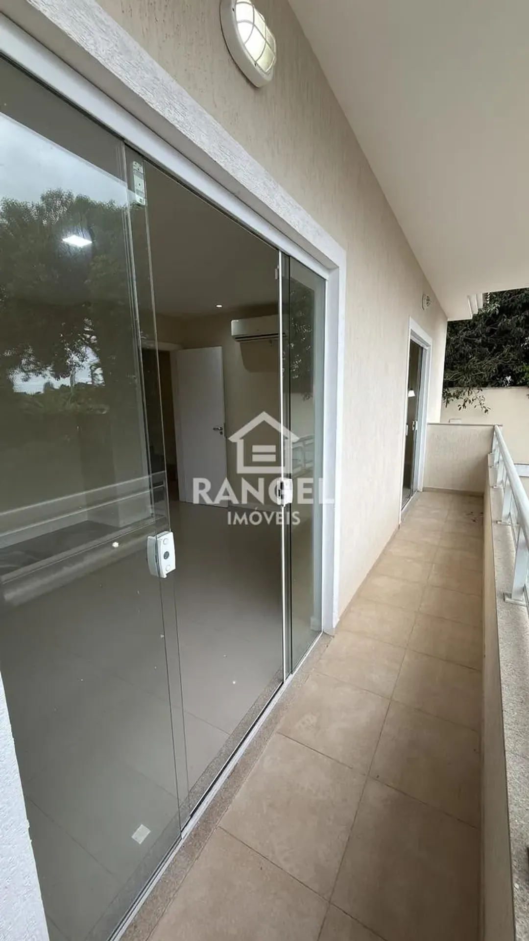House, 412 m², with a private pool — photo 24