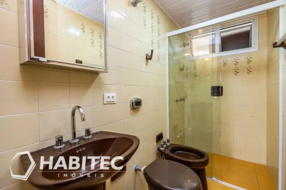Квартира з 3 спальнями та дерев'яною підлогою або ламінатом — photo 24