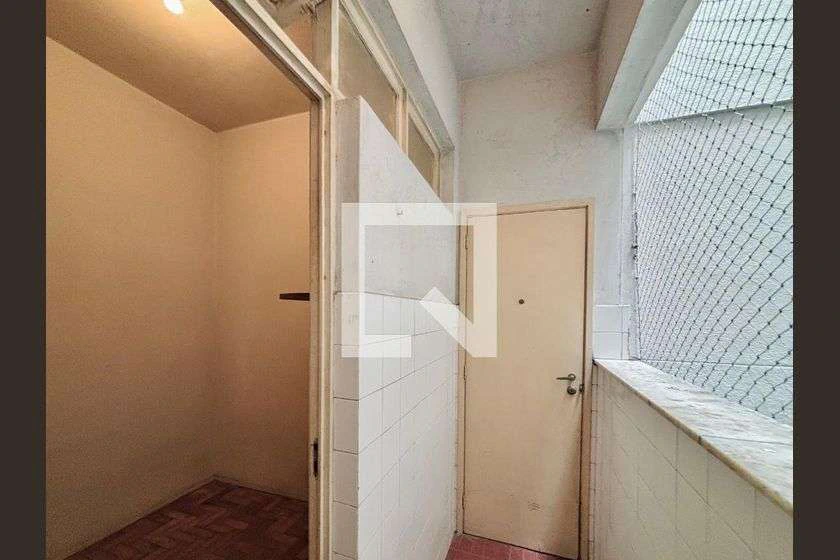 Unfurnished 2-bedroom apartment with city-facing windows — photo 19