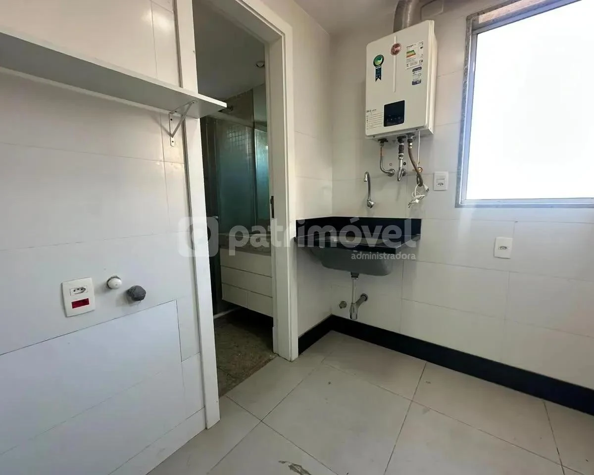 Triplex penthouse with separate kitchen and gas stove — photo 2