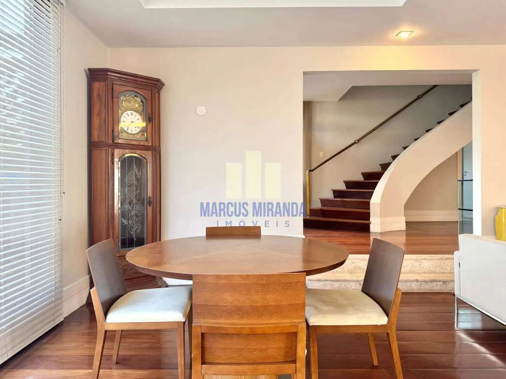 House with 5 bedrooms and 834 m², 6 parking and 9 baths — photo 22