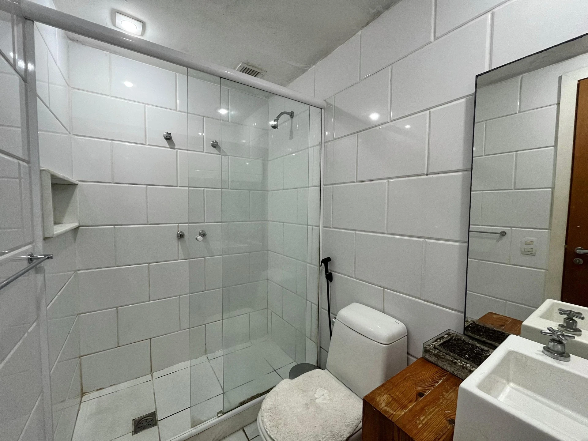 One-bedroom apartment with a washing machine — photo 6