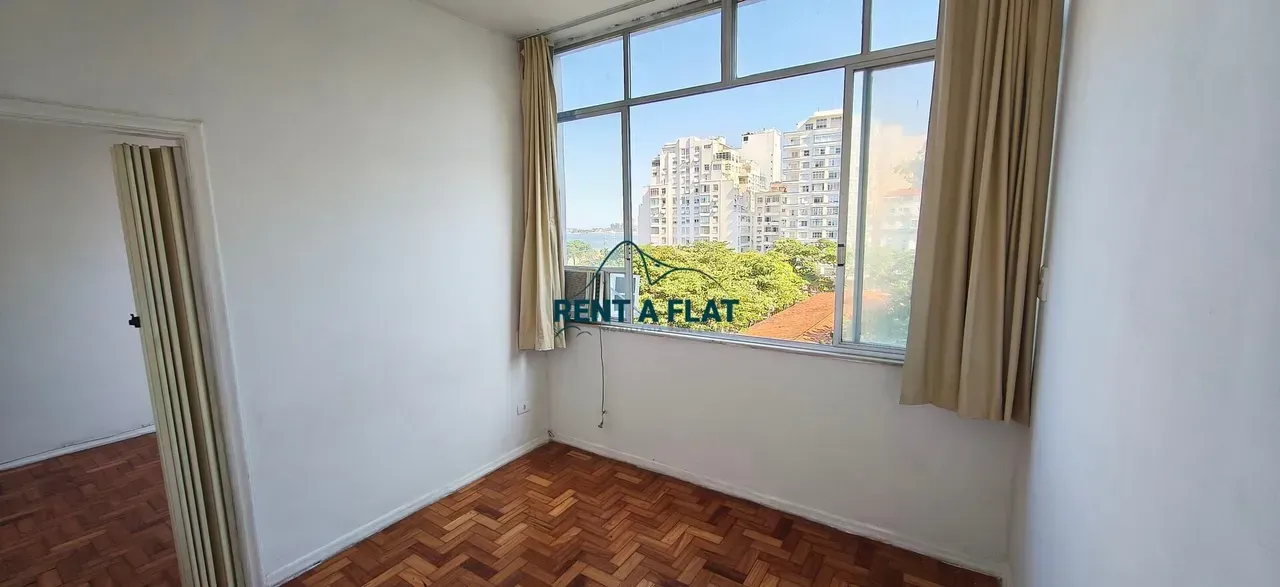 Apartamento com 1 quarto e varanda, vista de água e cidade — photo 2