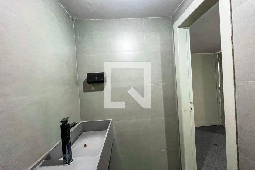 Apartment with 8 bedrooms, 3 bathrooms and 350 m² — photo 19