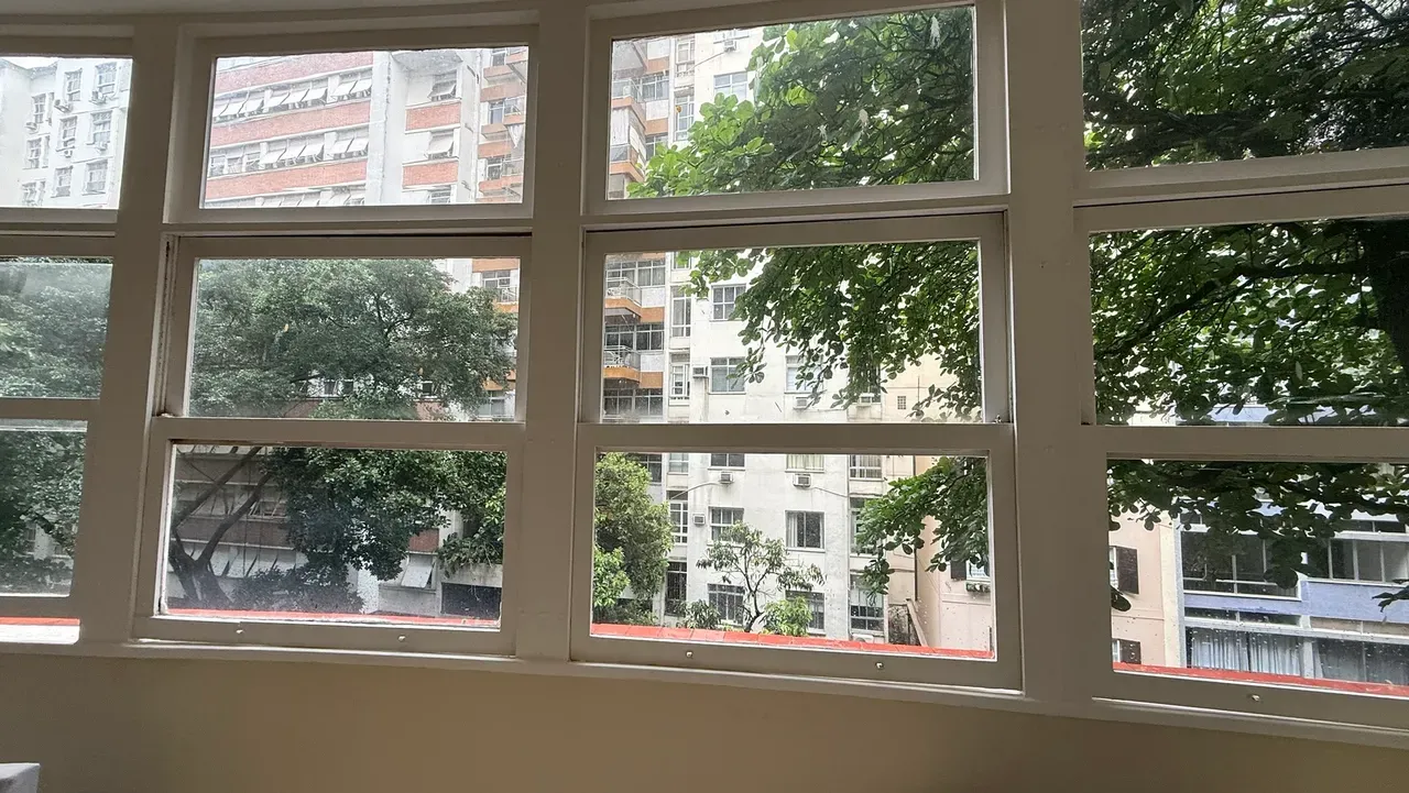 4-bedroom apartment, 1 with its own bathroom, 240 m² — photo 32
