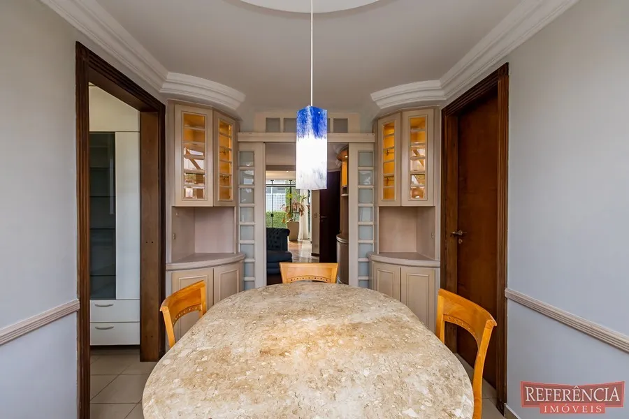Condo house with 3 bedrooms and a closed kitchen — photo 27