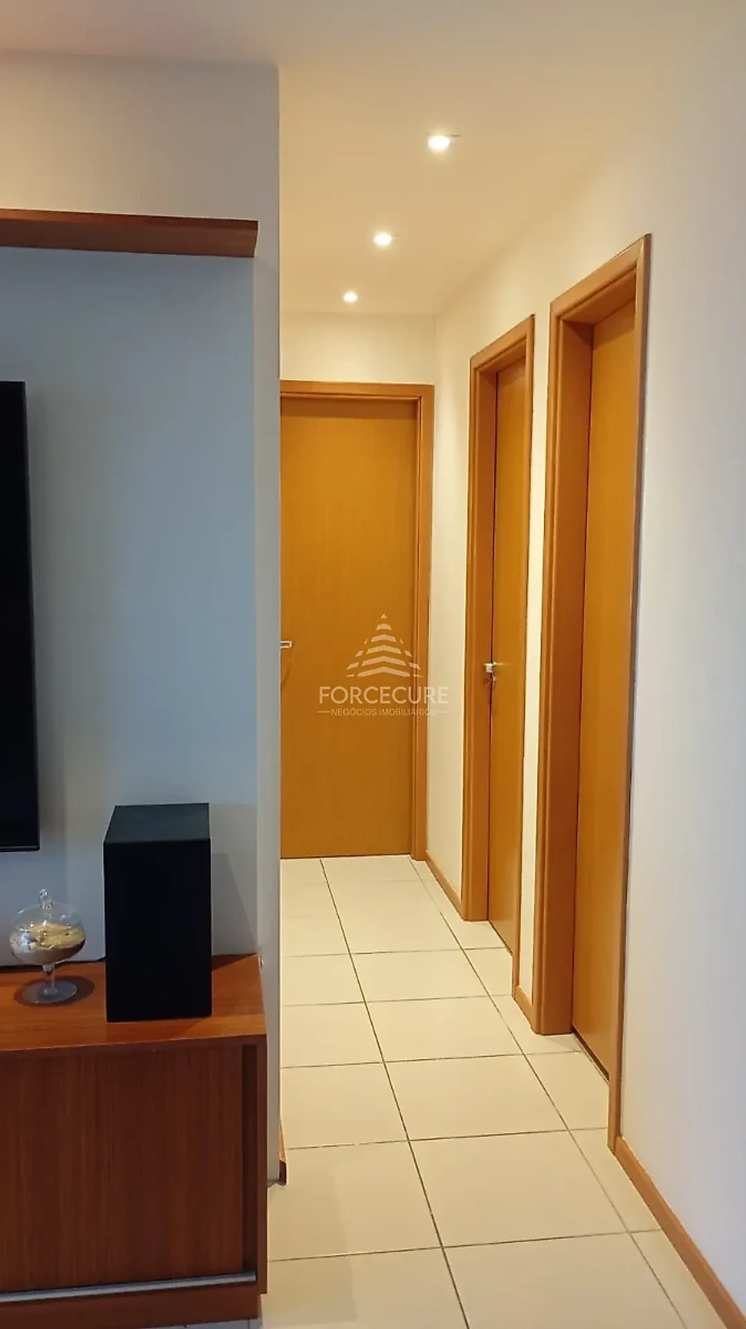Glass-enclosed balcony in a 2-bedroom apartment, 100 m² — photo 16