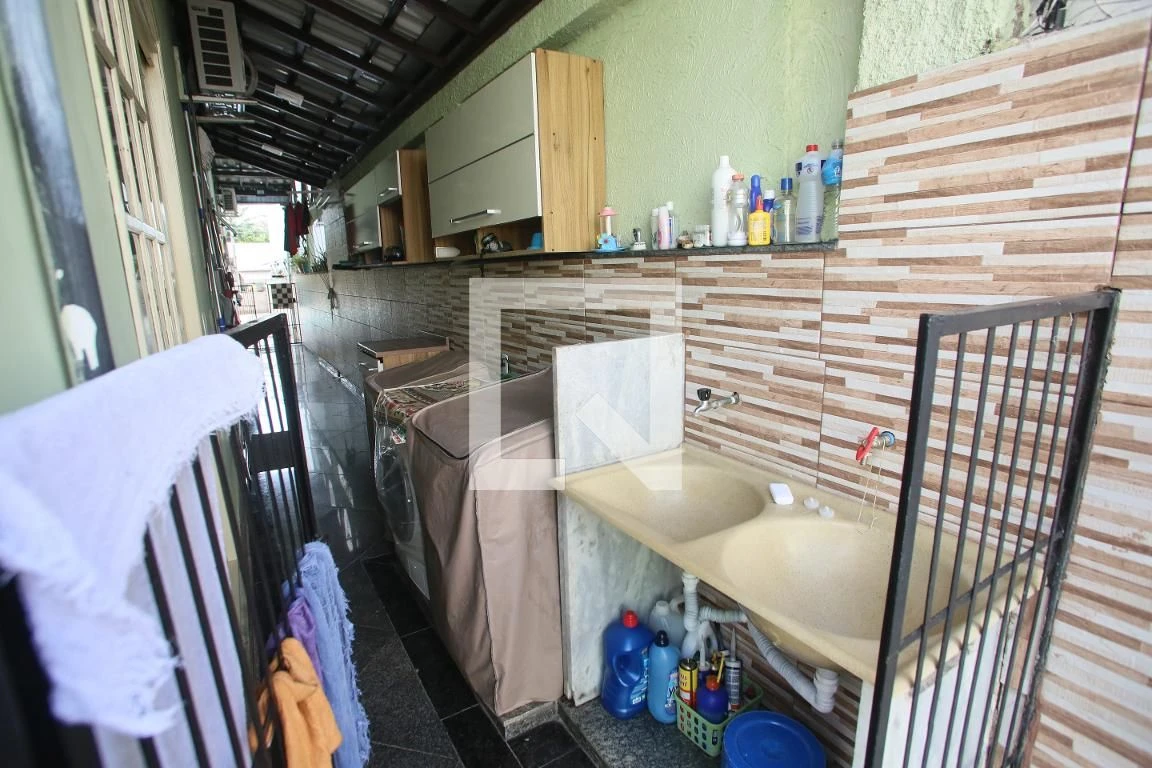 5-bedroom house with a bathtub in Rio de Janeiro — photo 37