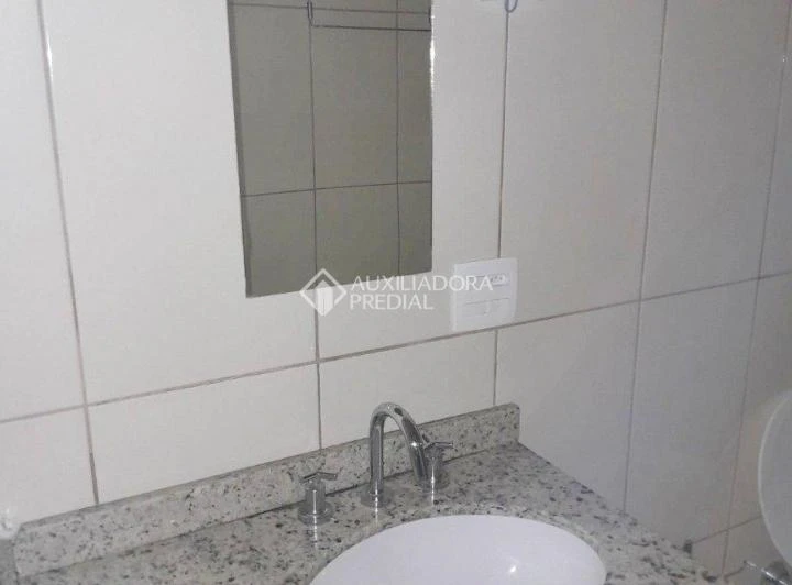House with 2 bedrooms and a service area with a sink — photo 6
