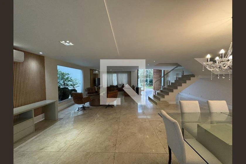 5 quartos e banheira: casa de 1000 m² — photo 8