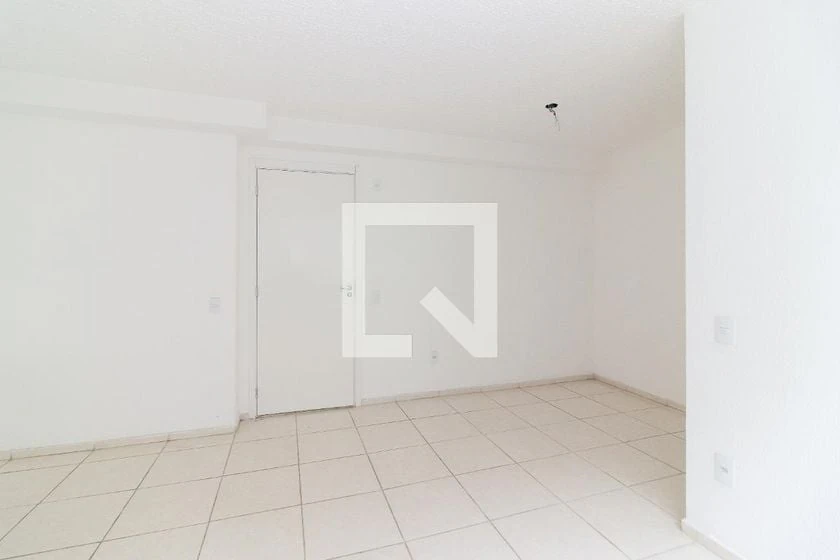 2-bedroom apartment in a building with a gym — photo 12