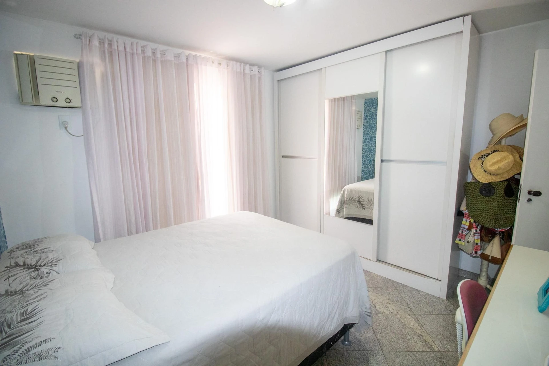 Furnished apartment with 3 bedrooms and a balcony — photo 16