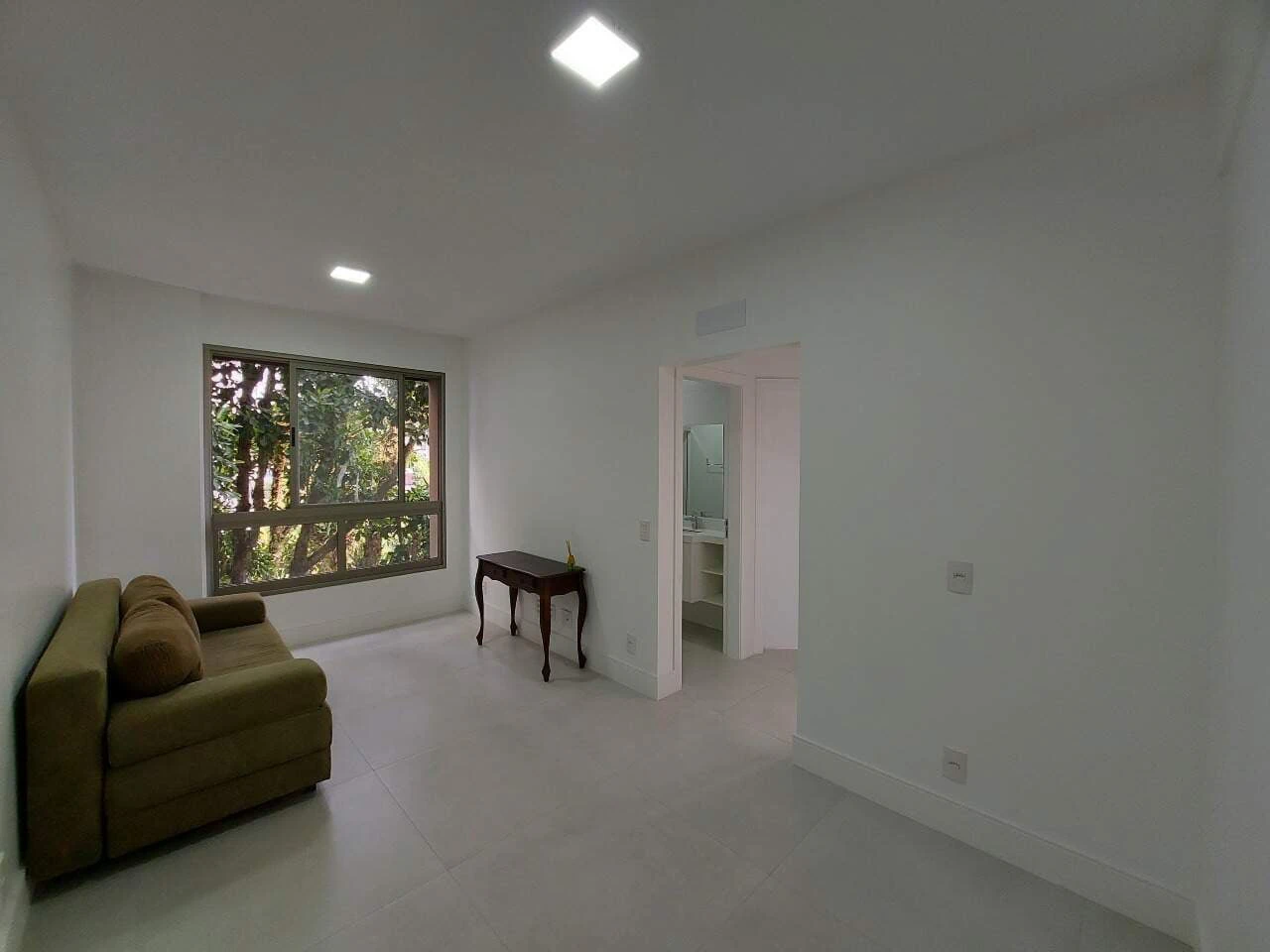Floor-to-ceiling windows in a 2-bedroom apartment, 64 m² — photo 10