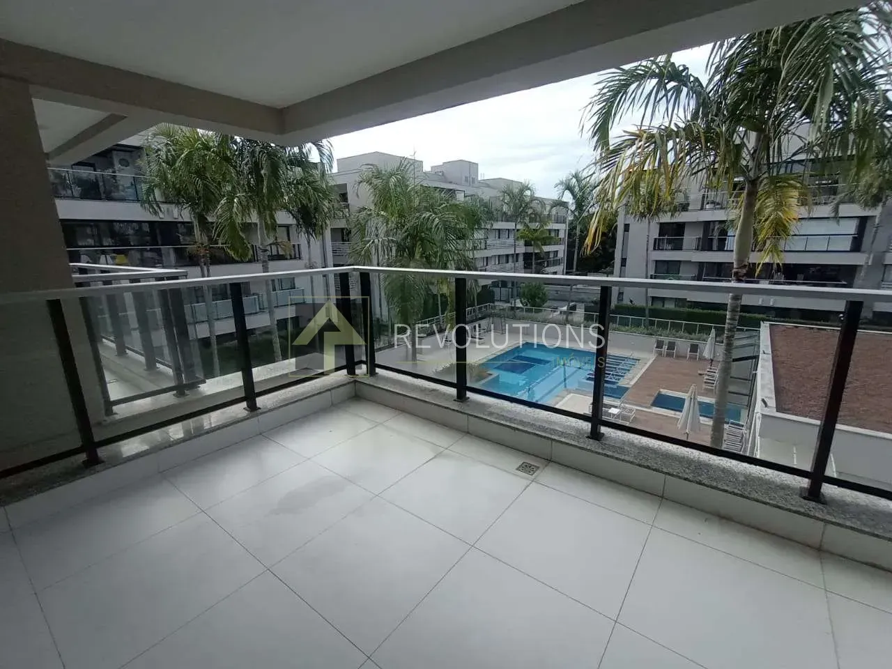 Apartamento sem mobília com 4 quartos e 5 banheiros — photo 2