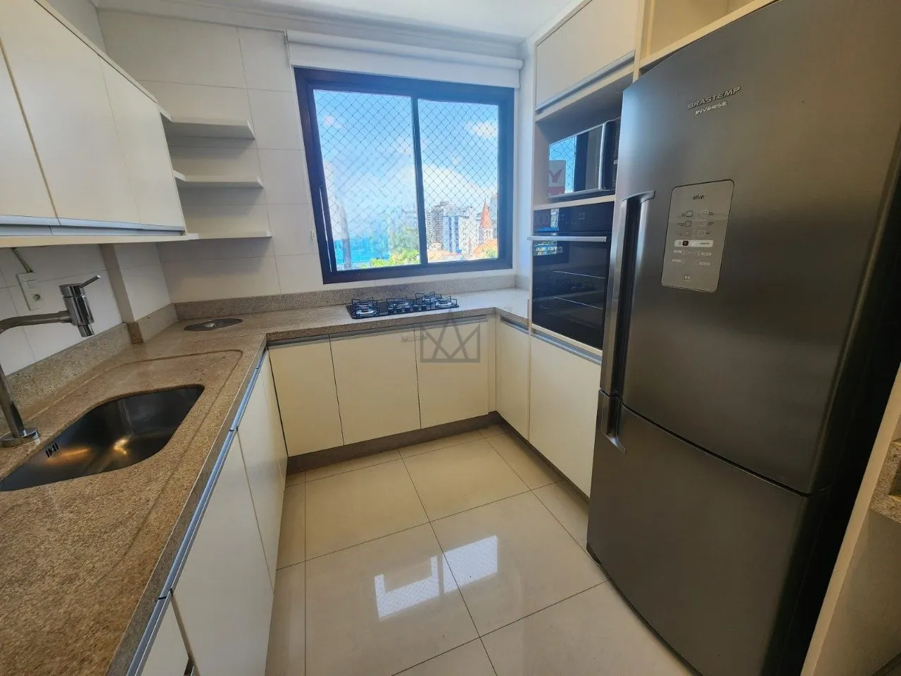 4-bedroom apartment in a building with a gym — photo 7