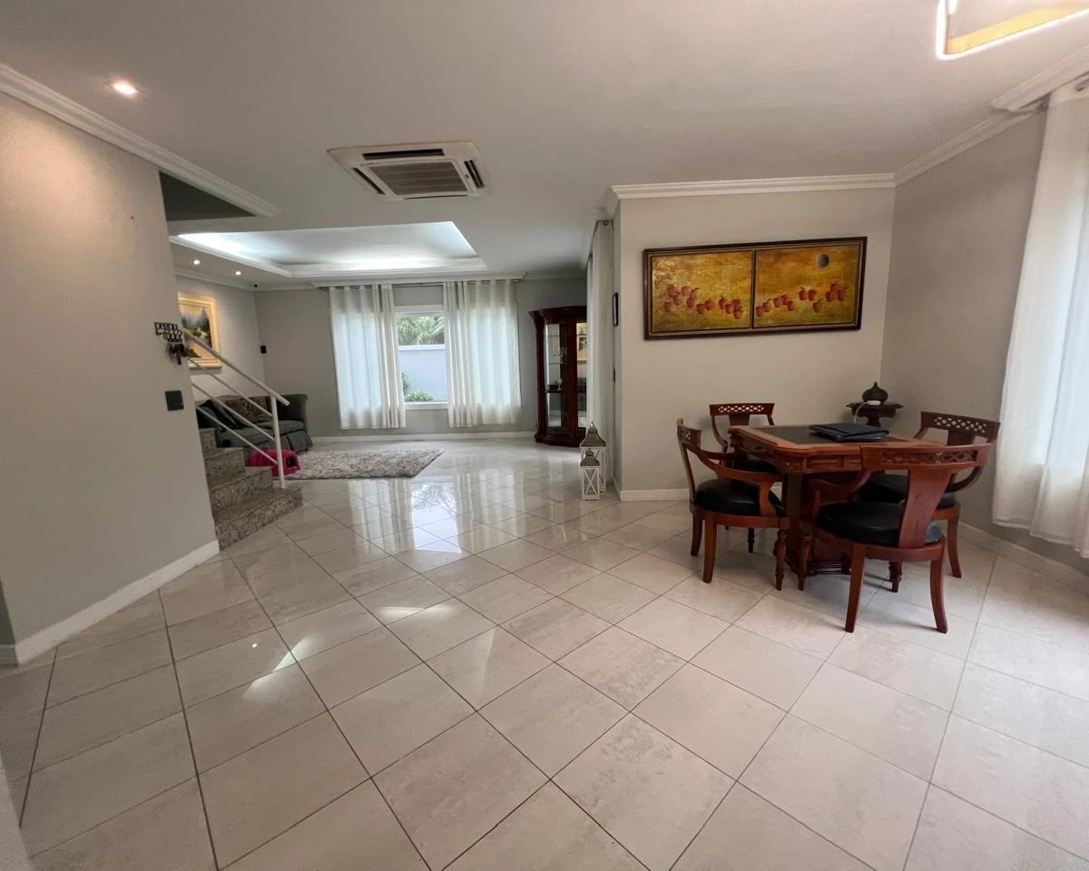 Casa mobiliada de 300 m² com 4 dormitórios e 5 banheiros — photo 5