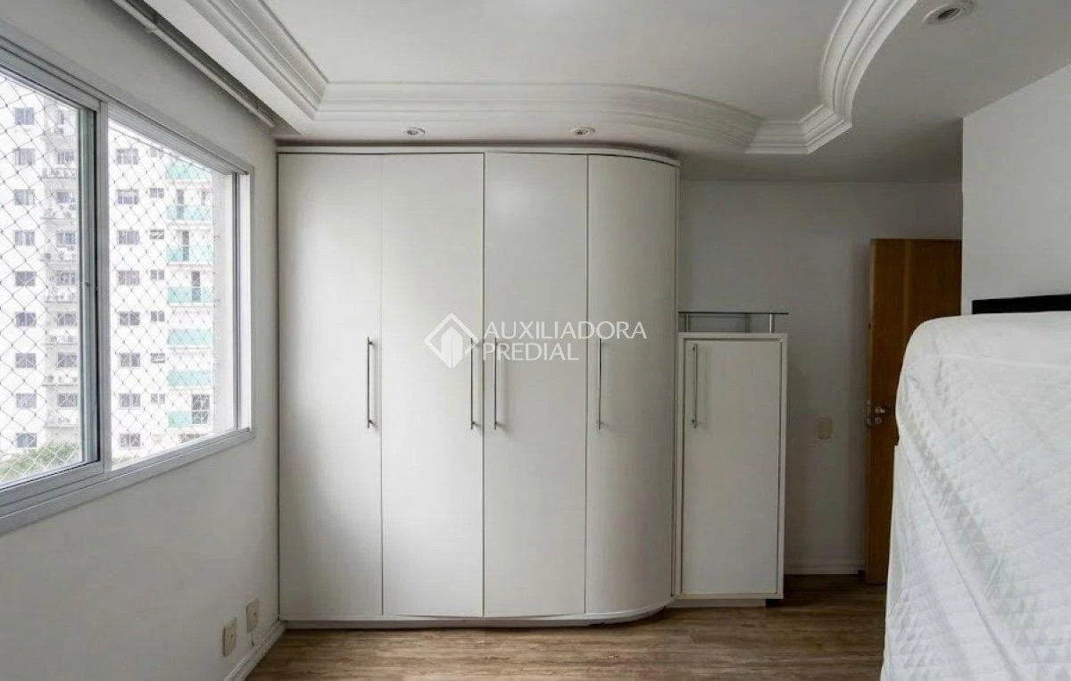 3-bedroom apartment with a washing machine — photo 13