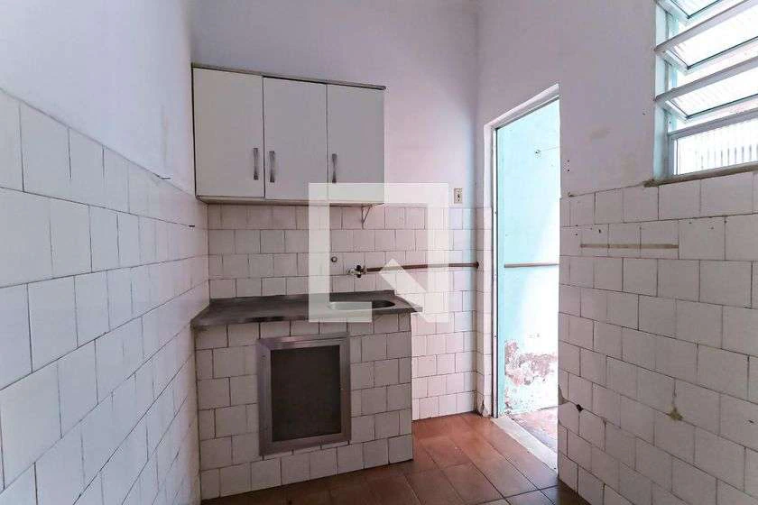 35 m² 1-bedroom unfurnished apartment with separate kitchen