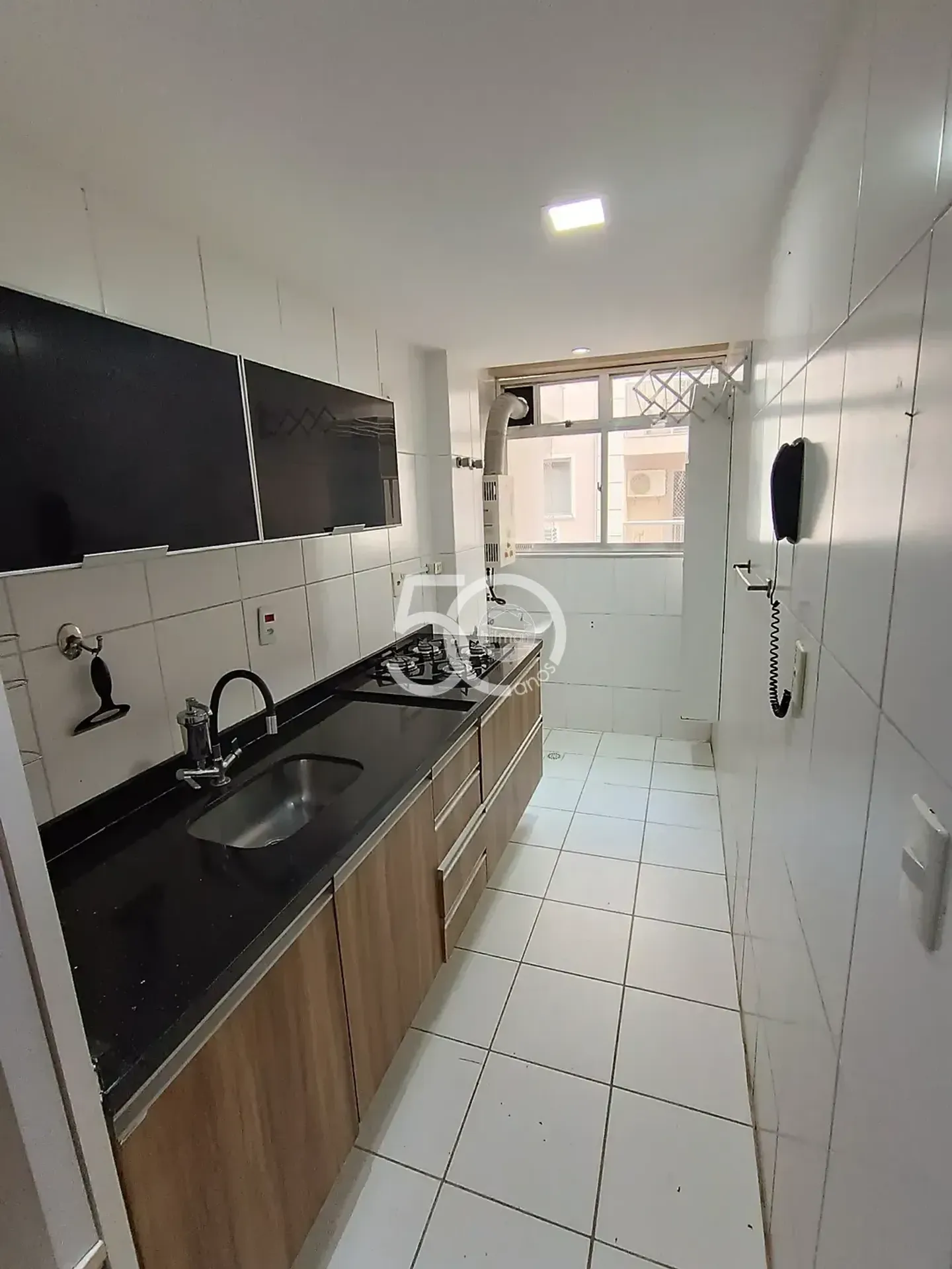 Departamento de 2 dormitorios con piso de madera o laminado — photo 17