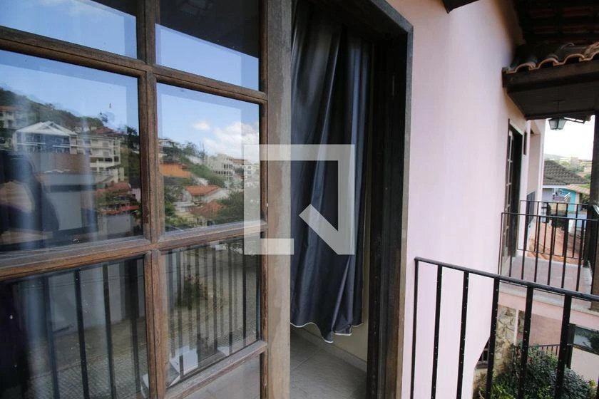 Casa de condomínio com 4 quartos e 371 m² — photo 46