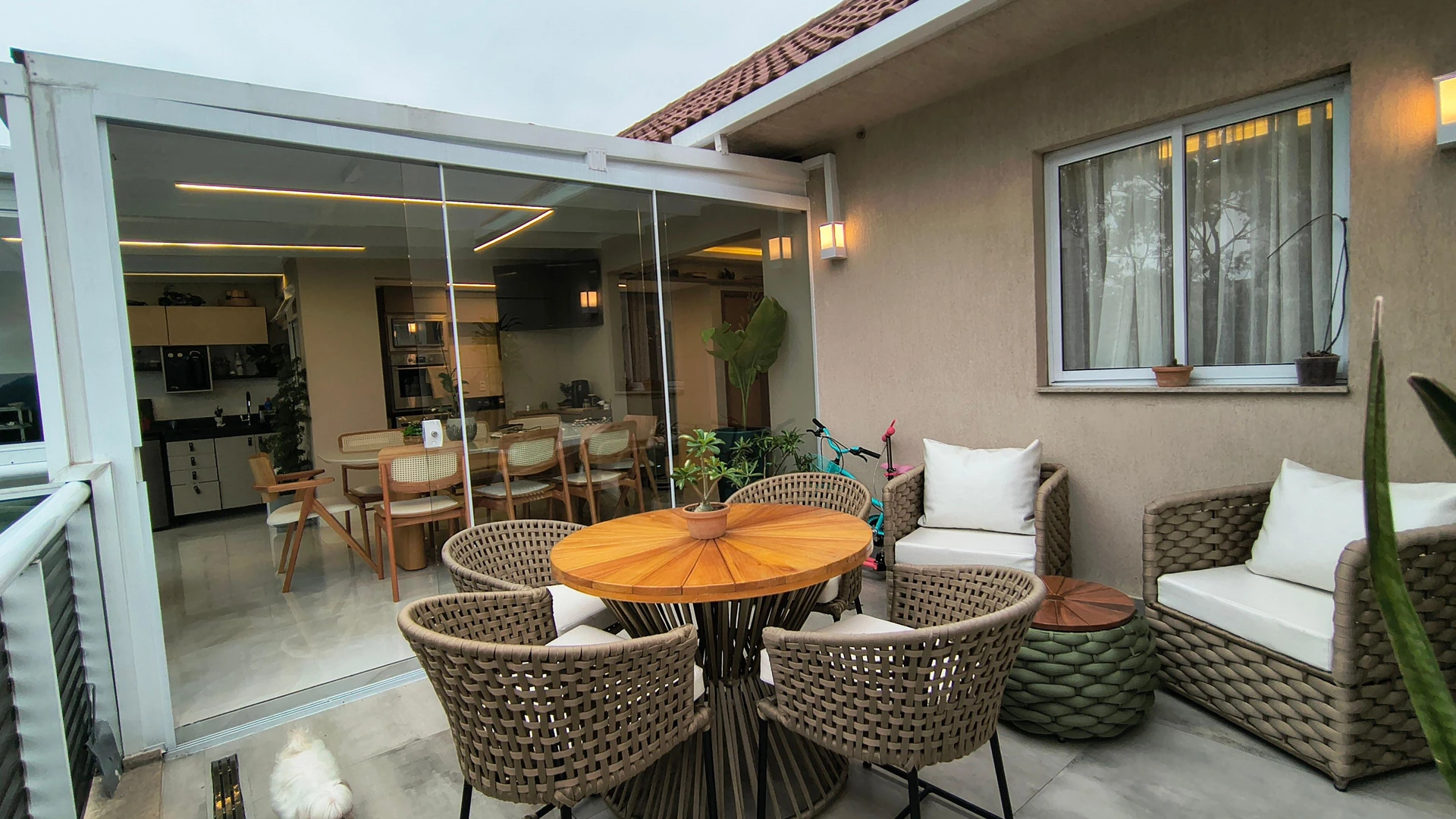 Furnished apartment, 150 m², with a grill on the balcony — photo 25