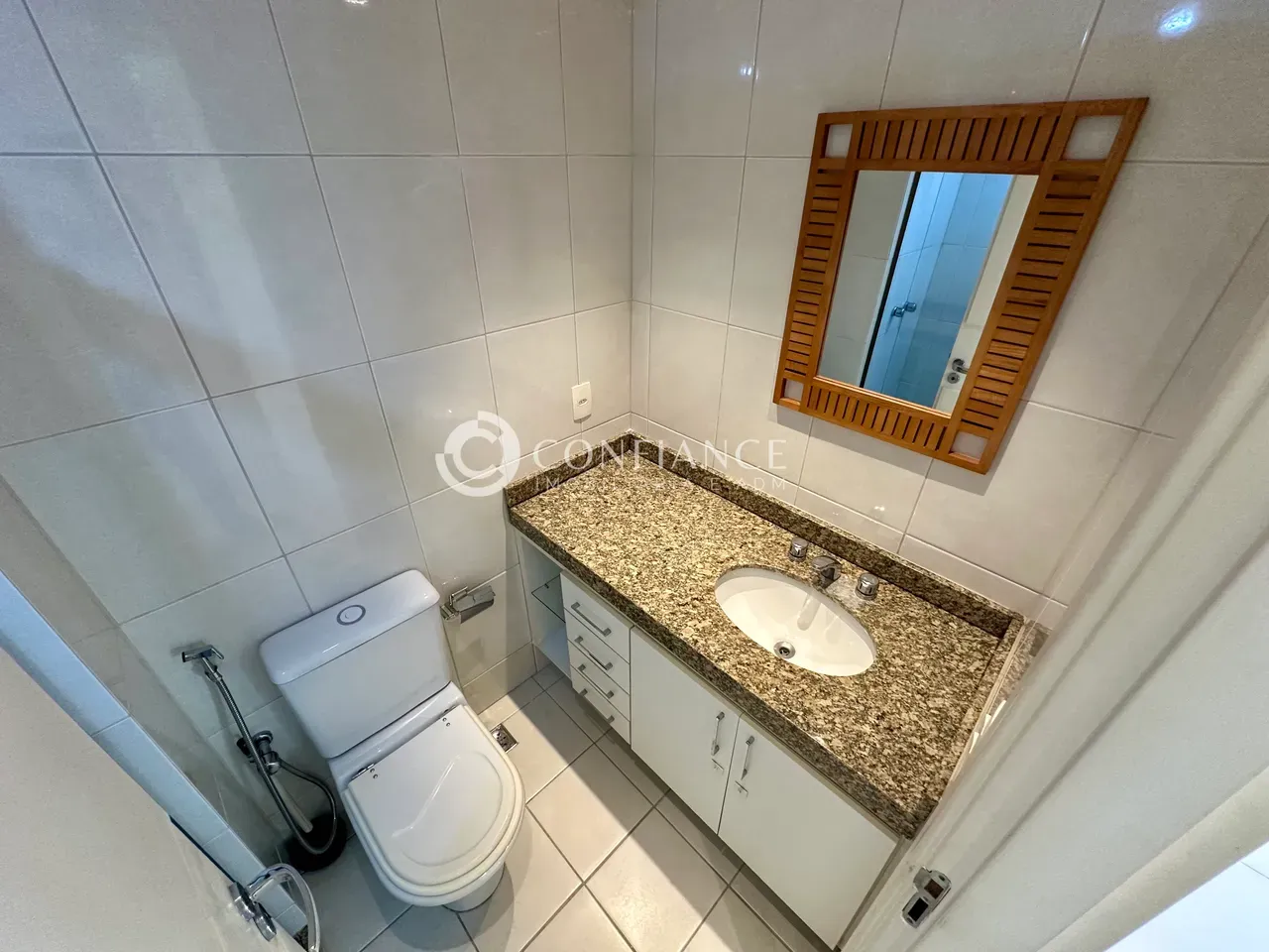 2-bedroom apartment with 2 bathrooms and a balcony — photo 11