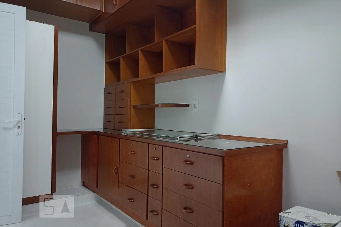 Apartamento de 4 quartos com janelas do piso ao teto — photo 81