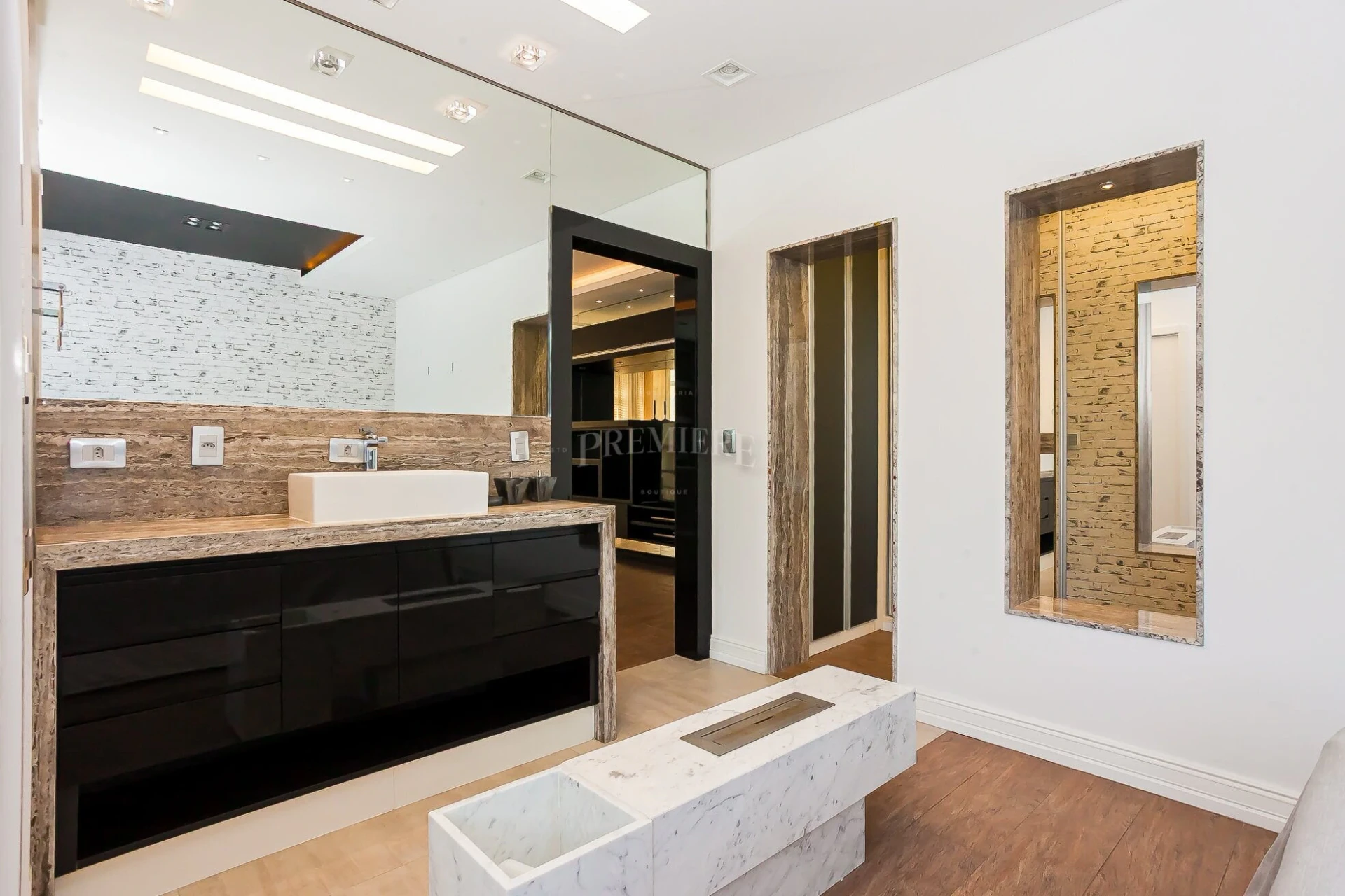 112 m² apartment with a bathtub and floor-to-ceiling windows — photo 20