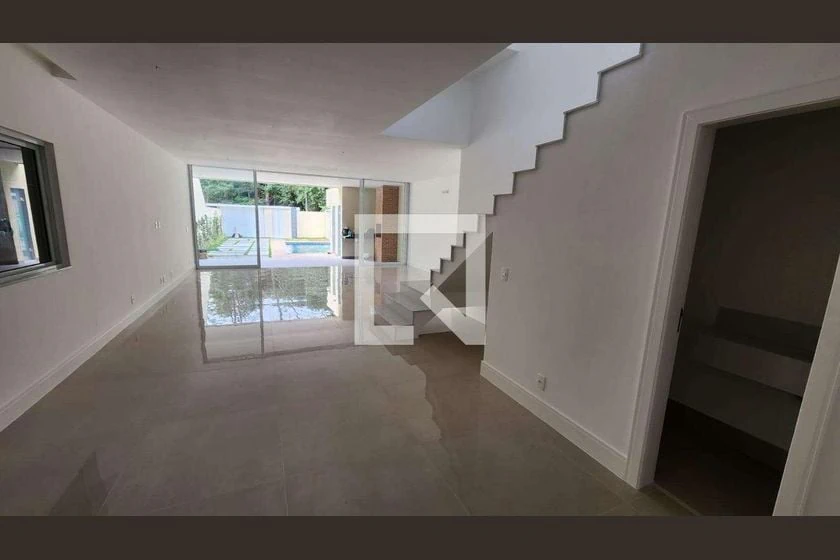 Casa com 3 suítes e 320 m², com 3 vagas — photo 2