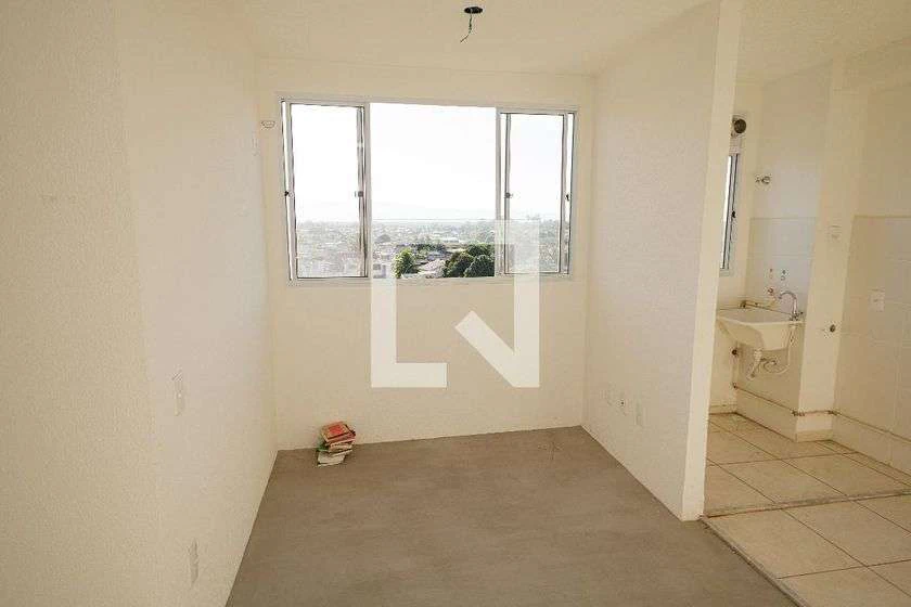43 m² 2-bedroom apartment with closed kitchen