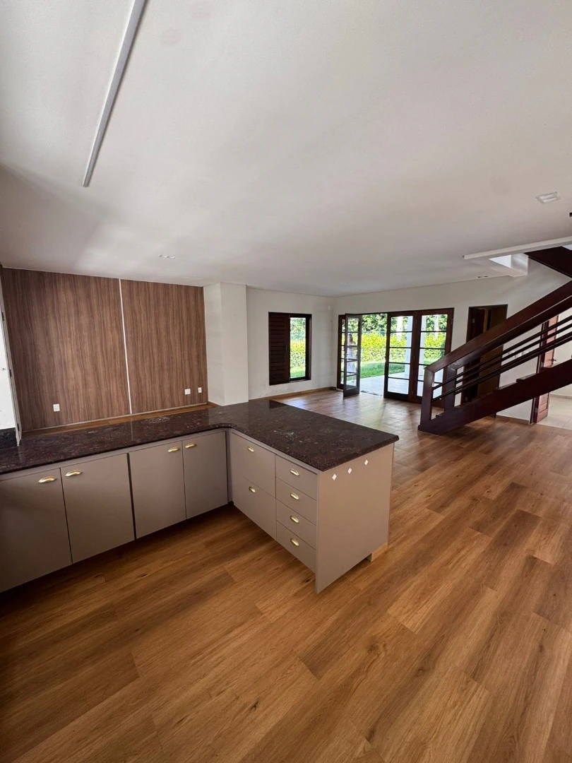 Casa com 5 suítes e cozinha em conceito aberto — photo 3