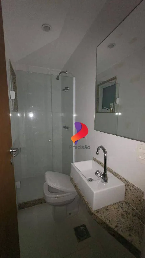 Apartment with enclosed balcony and 4 bedrooms — photo 18