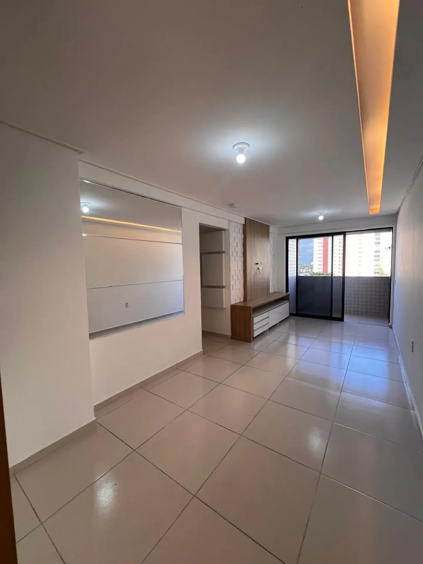 83 m² apartment with a washing machine and a home office
