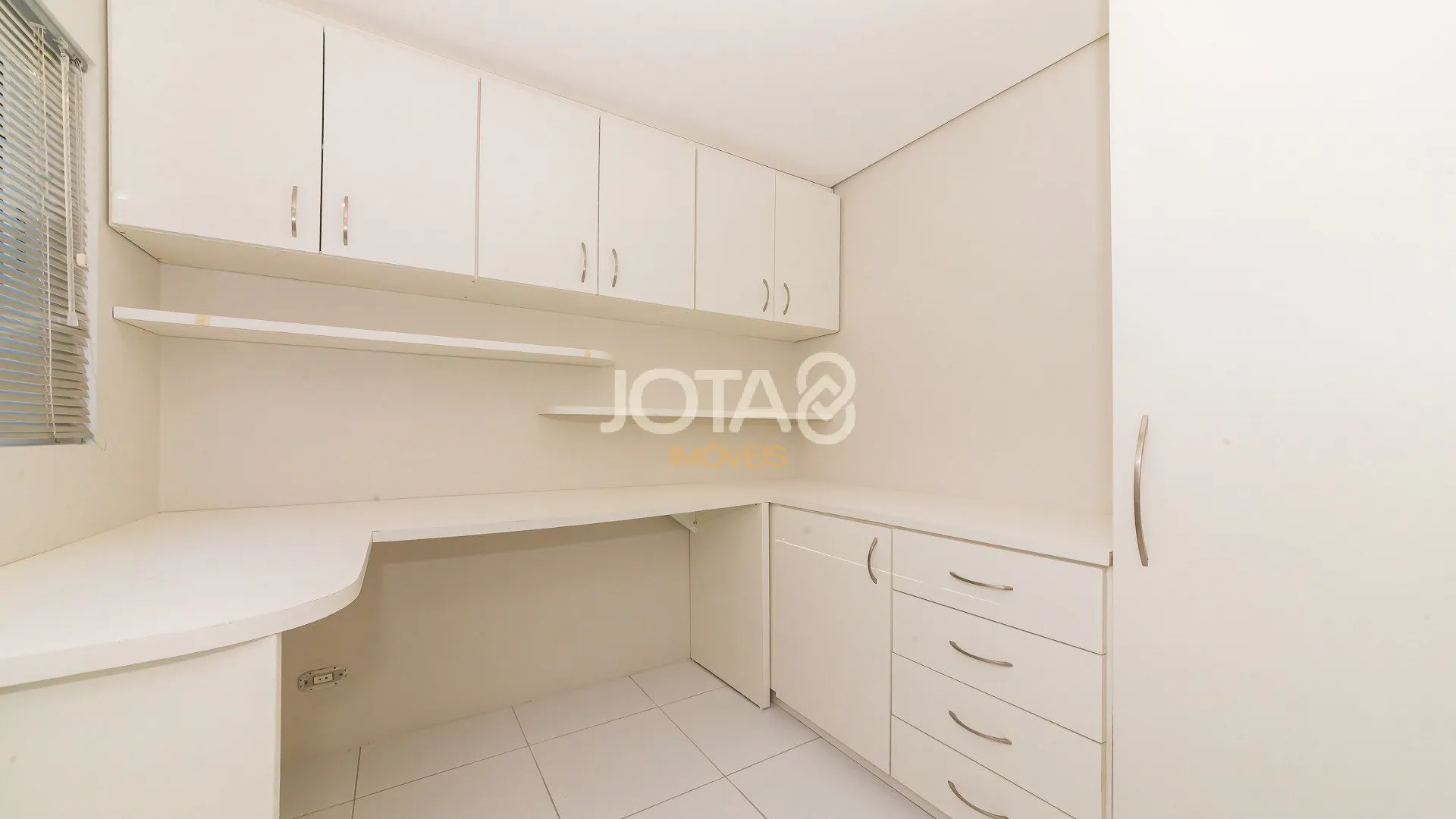 House with 3 bedrooms, 345 m² and 6 parking spaces — photo 18